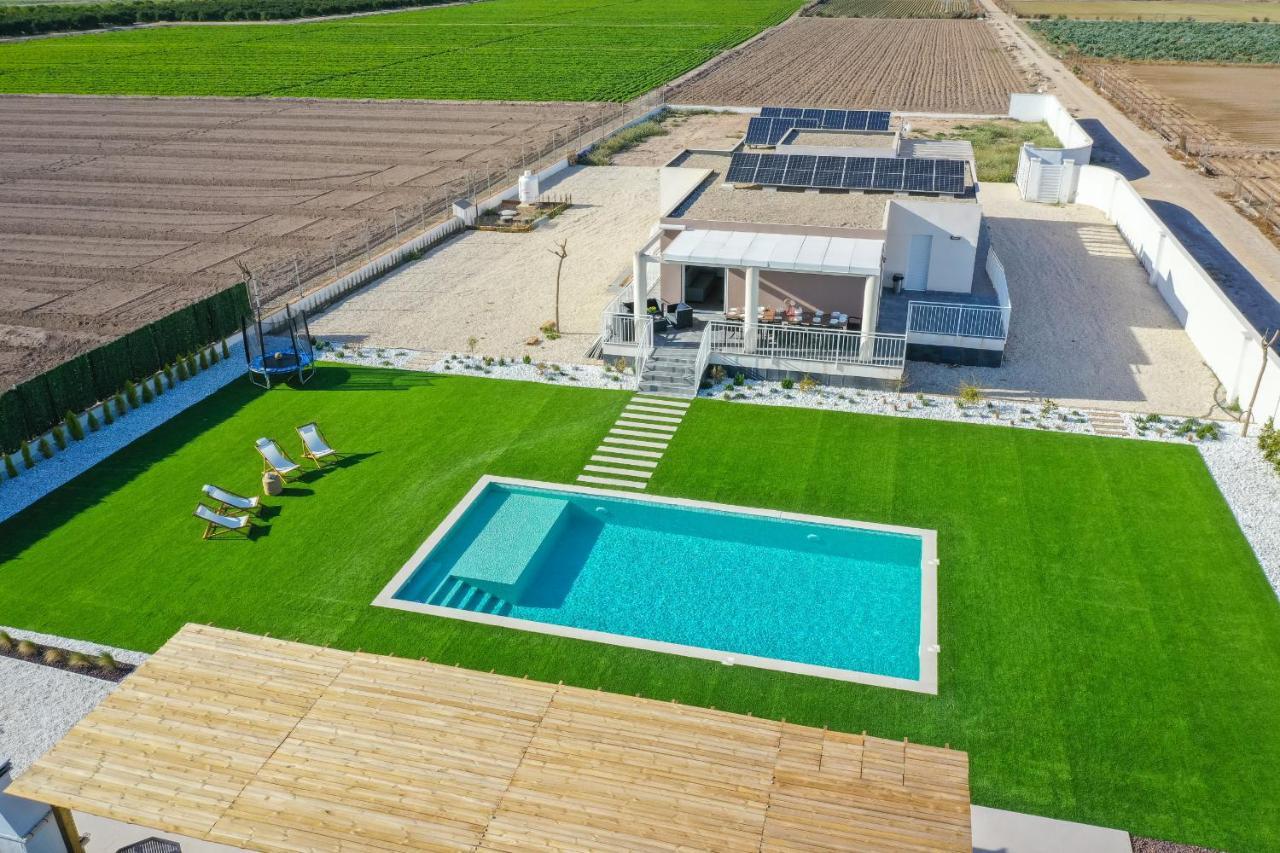 Villa Almost Heaven By Fidalsa Rojales